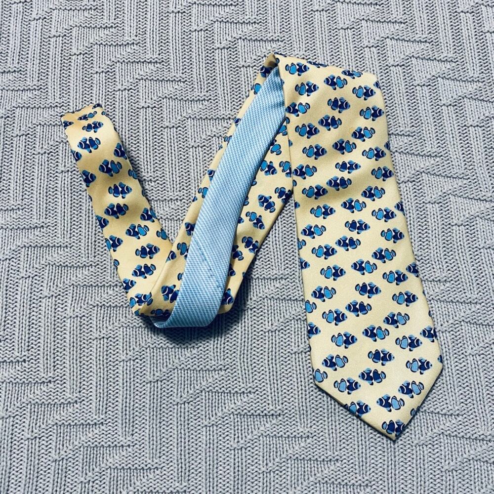 Tommy Hilfiger blue fish silk tie